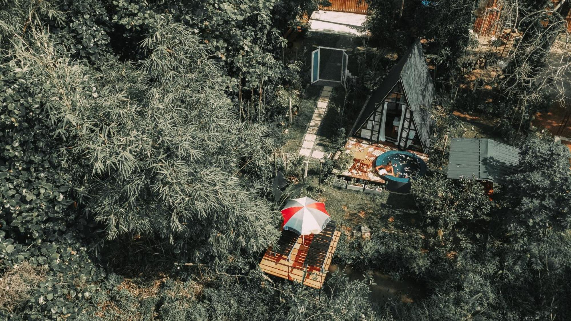 The We2 "Wildwood Elegance Escape" Panzió Induruwa Kültér fotó